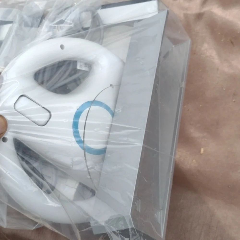 Wii White Gaming system &Accessories Bundle
